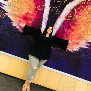 Meet your Posher, Cassandra